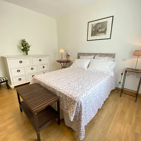 Avec Sa Salle De Bain Privée Attenante Et Wc Privé Couette-café Larroque-sur-l'Osse